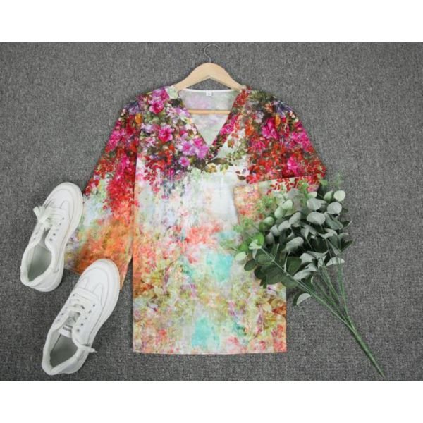 Romantic Floral Print V-Neck Top